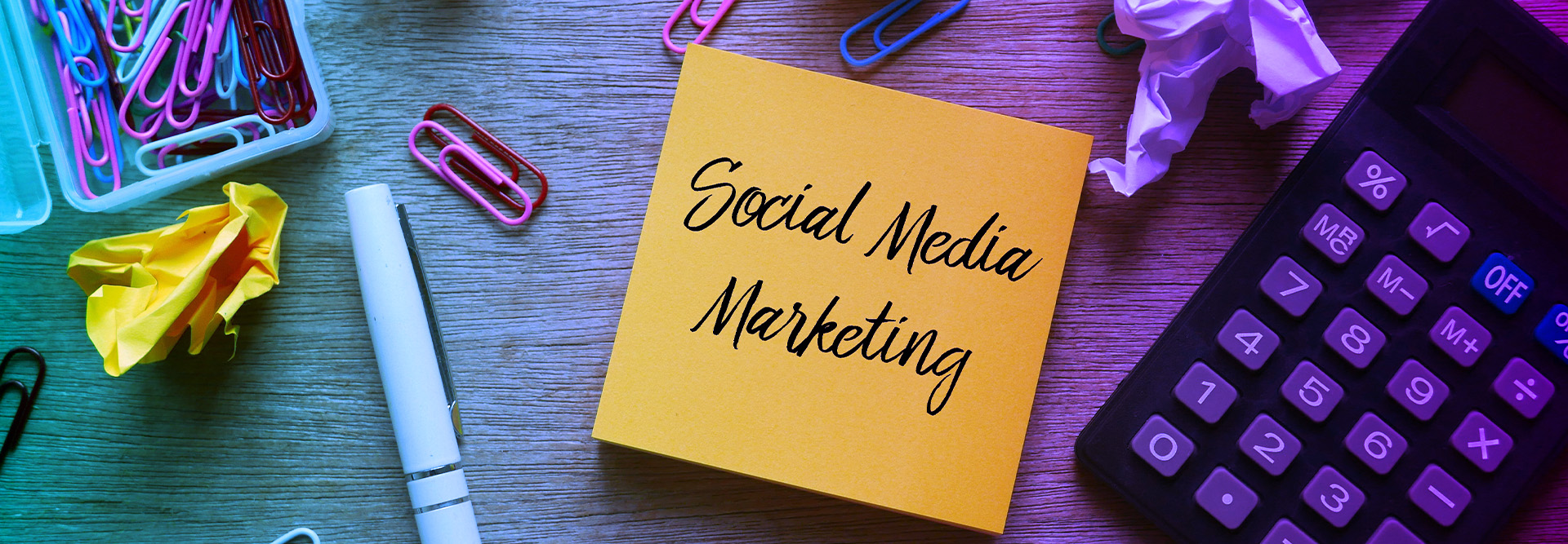 Social Media Marketing Post It als ein Banner